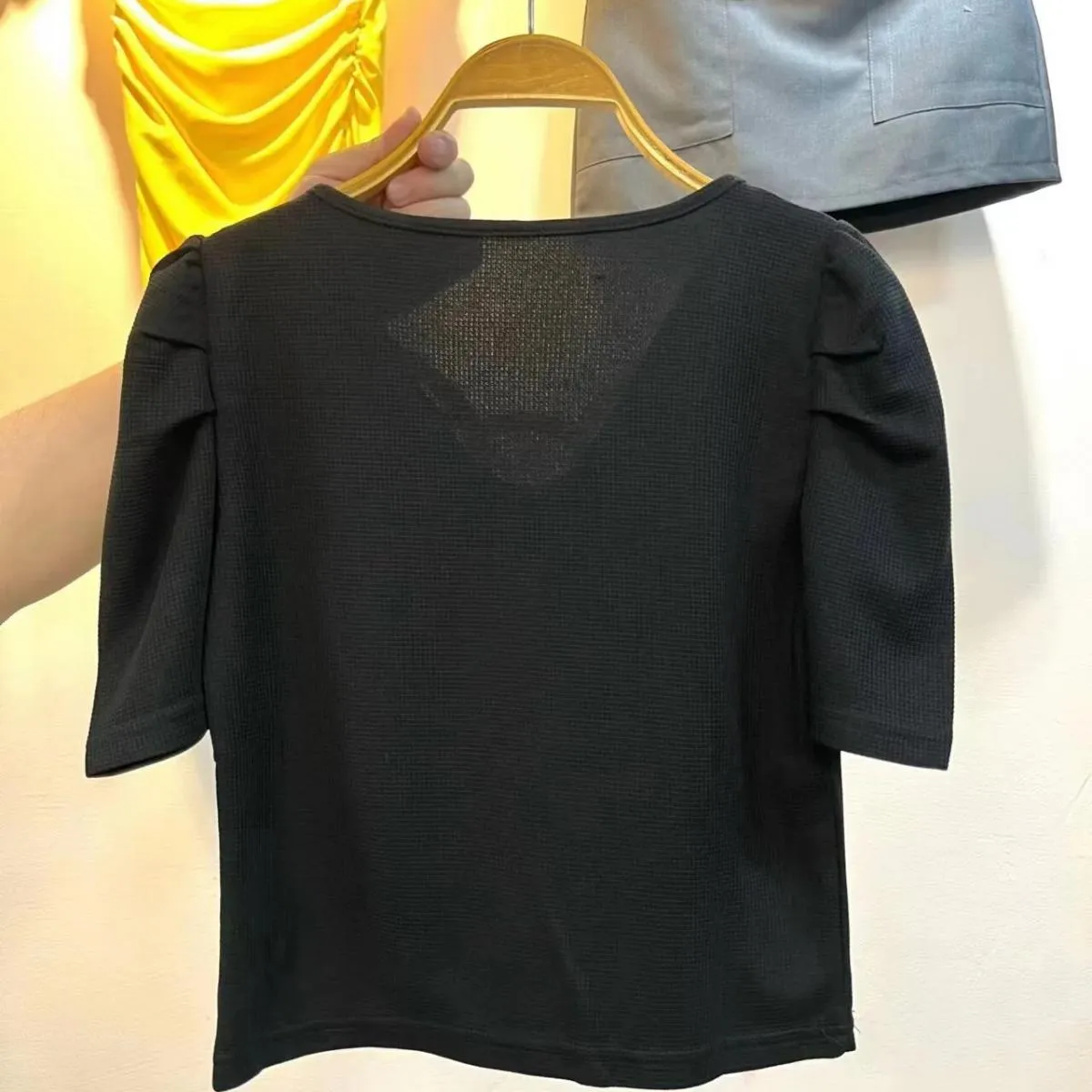 2023 T-shirt da donna slim top con maniche a palloncino e fiocco in pizzo nuova estate 2023