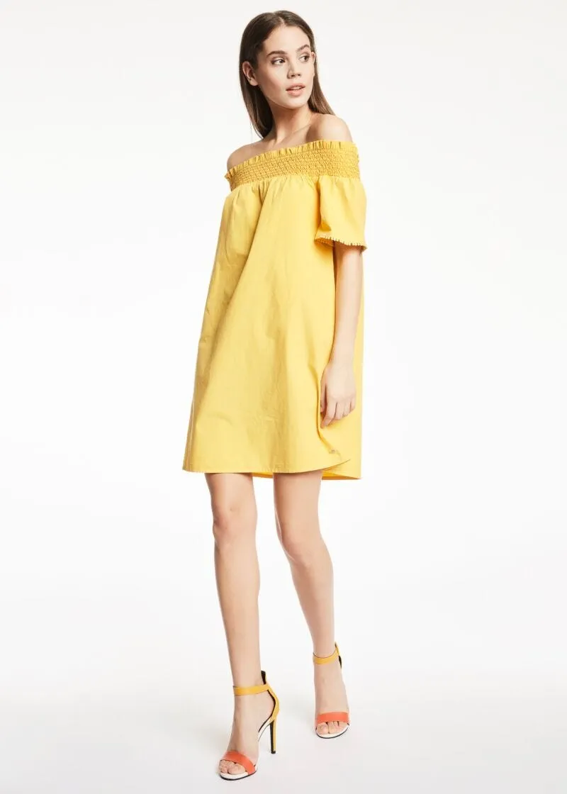 Abito off the shoulder