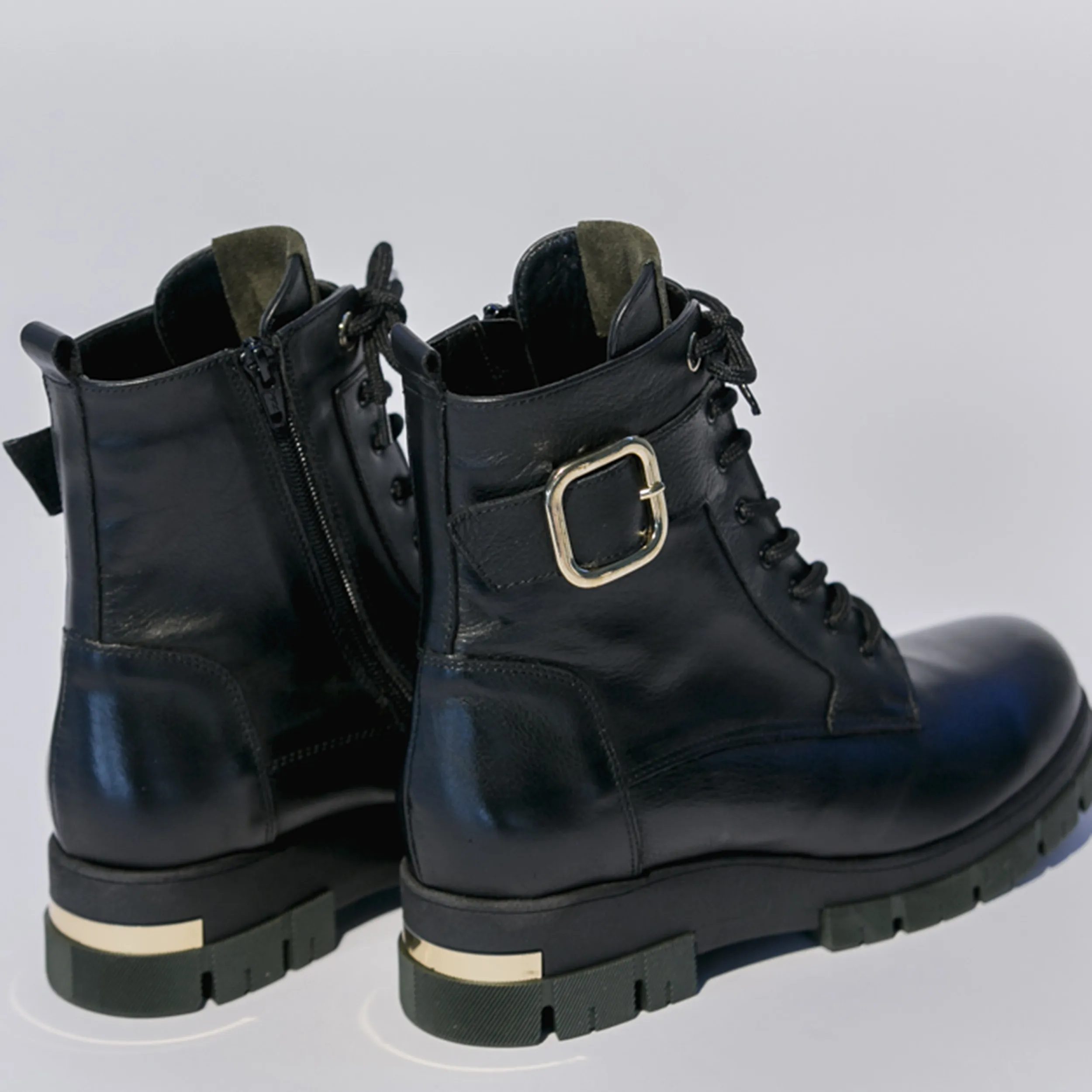 Anfibio nero con suola track