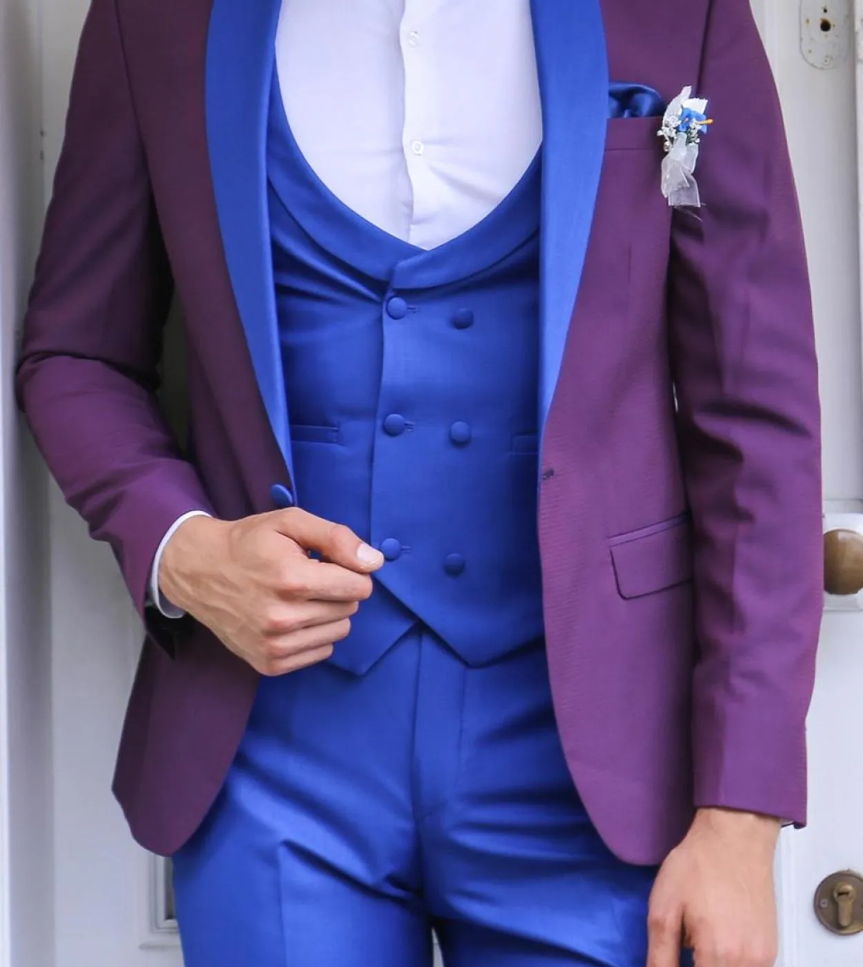 Blu Viola Uomo Abiti da sposa Ultimi disegni di pantaloni da cappotto Giacca da abito Pantalone Gilet Abiti da lavoro Sposo da f