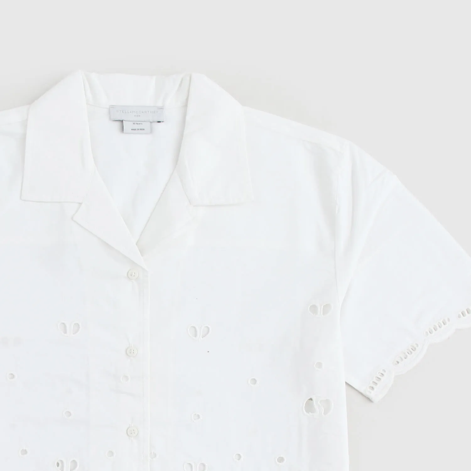 Camicia Bianca Dettaglio Fori Ragazza