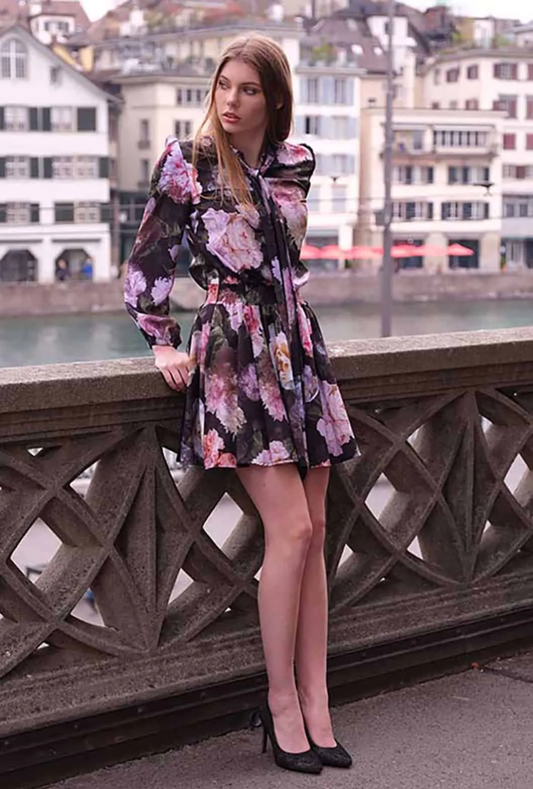 Elegante abito svasato in stampa floreale