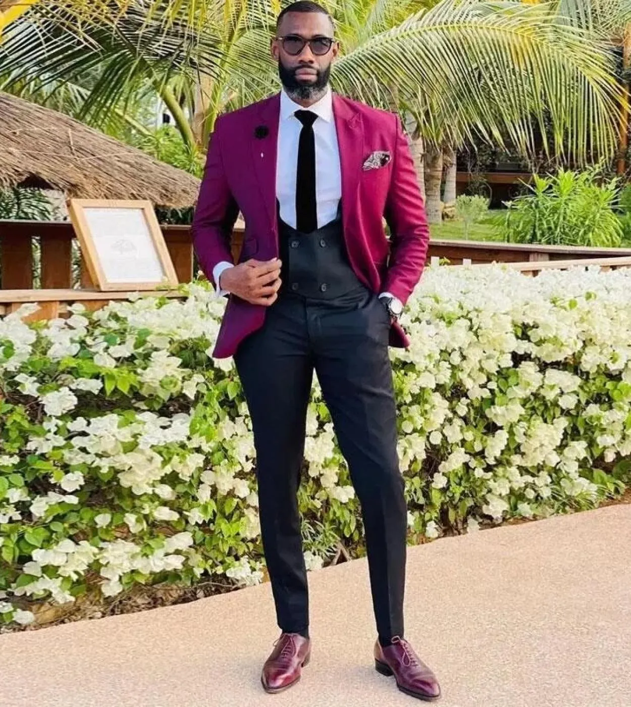 Giacca viola Gilet nero Pant Costume Homme Abiti da uomo 3 pezzi Smoking da sposa Slim Fit Sposo Prom Blazer Hombre Terno Masc