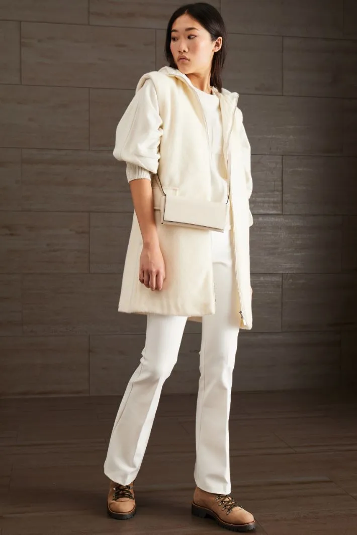 Gilet con cappuccio