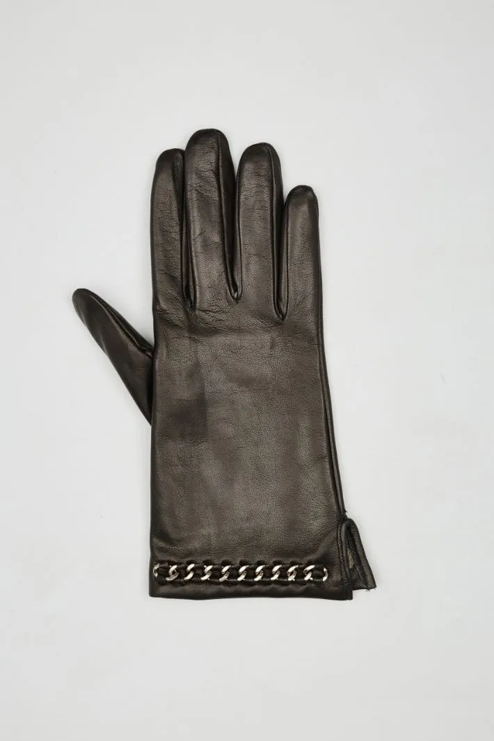Guati in pelle con catena