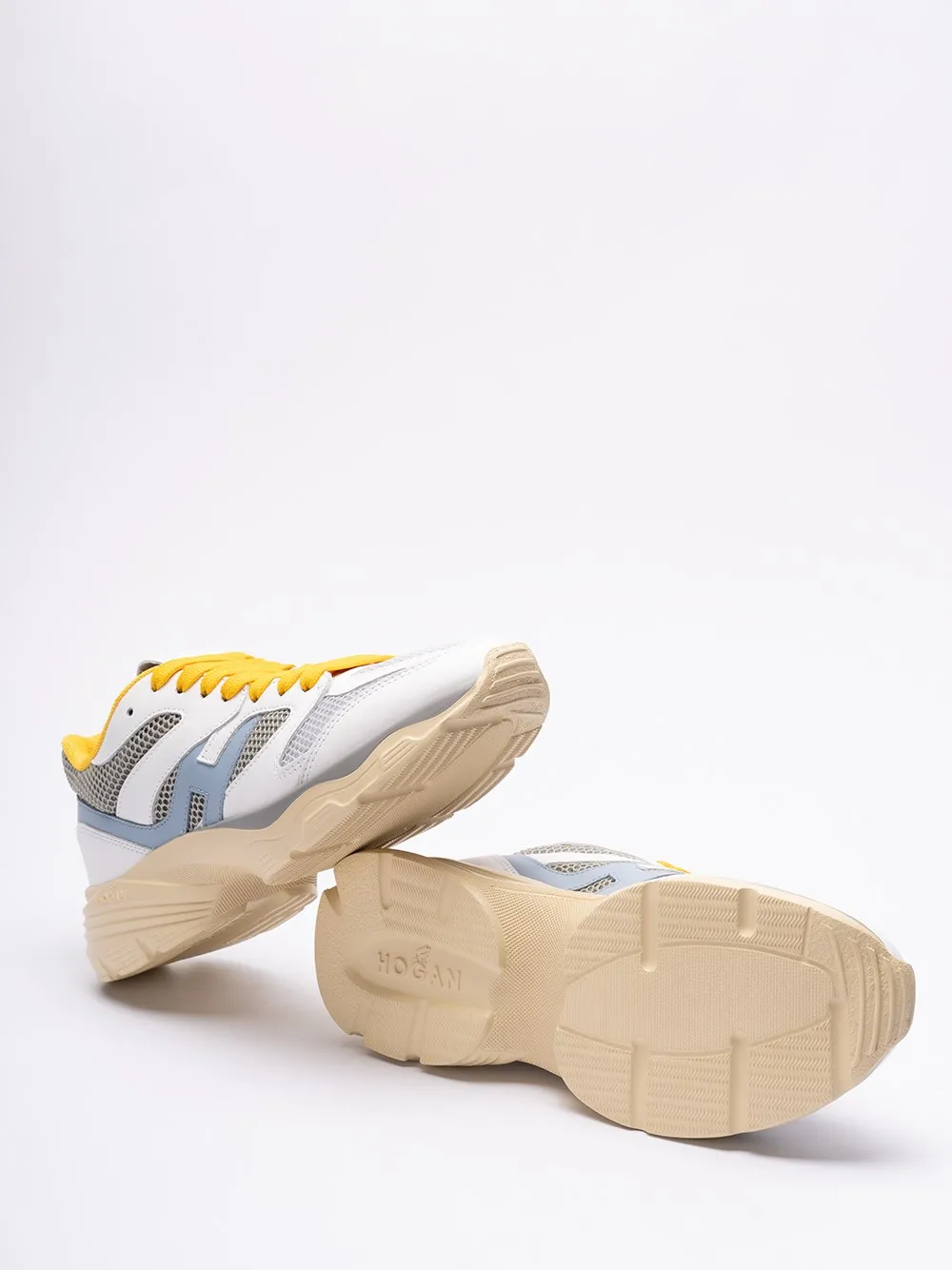 `H665` Sneakers