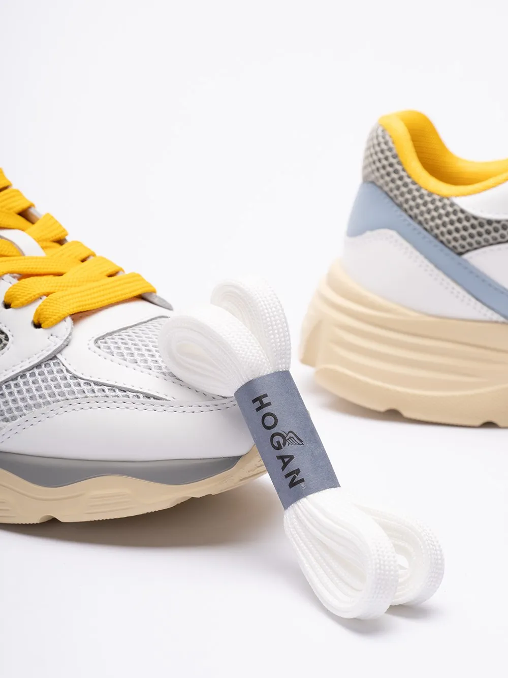 `H665` Sneakers