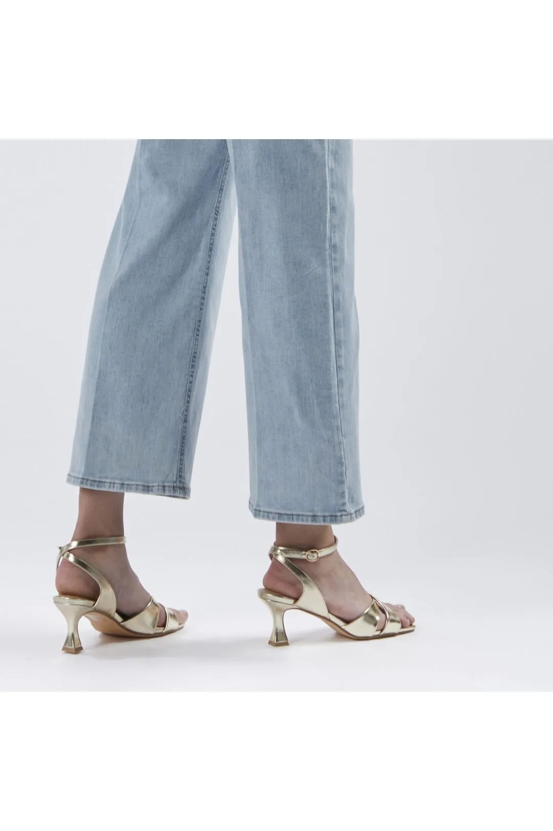 jeans denim culotte con bottoniera bleach