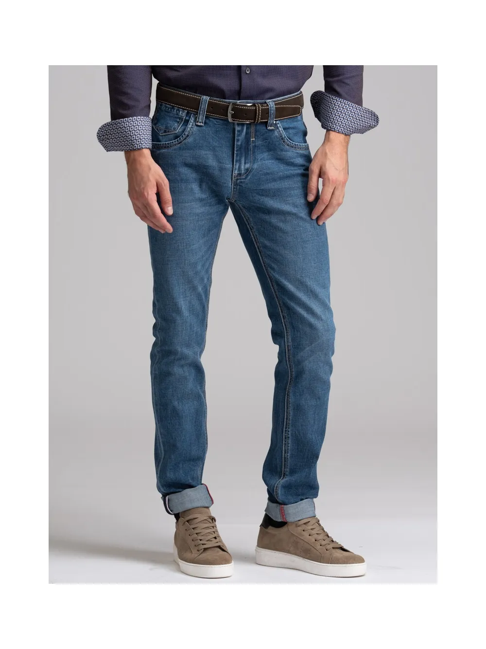 Jeans uomo cinque tasche denim medio con bordo cimosato
