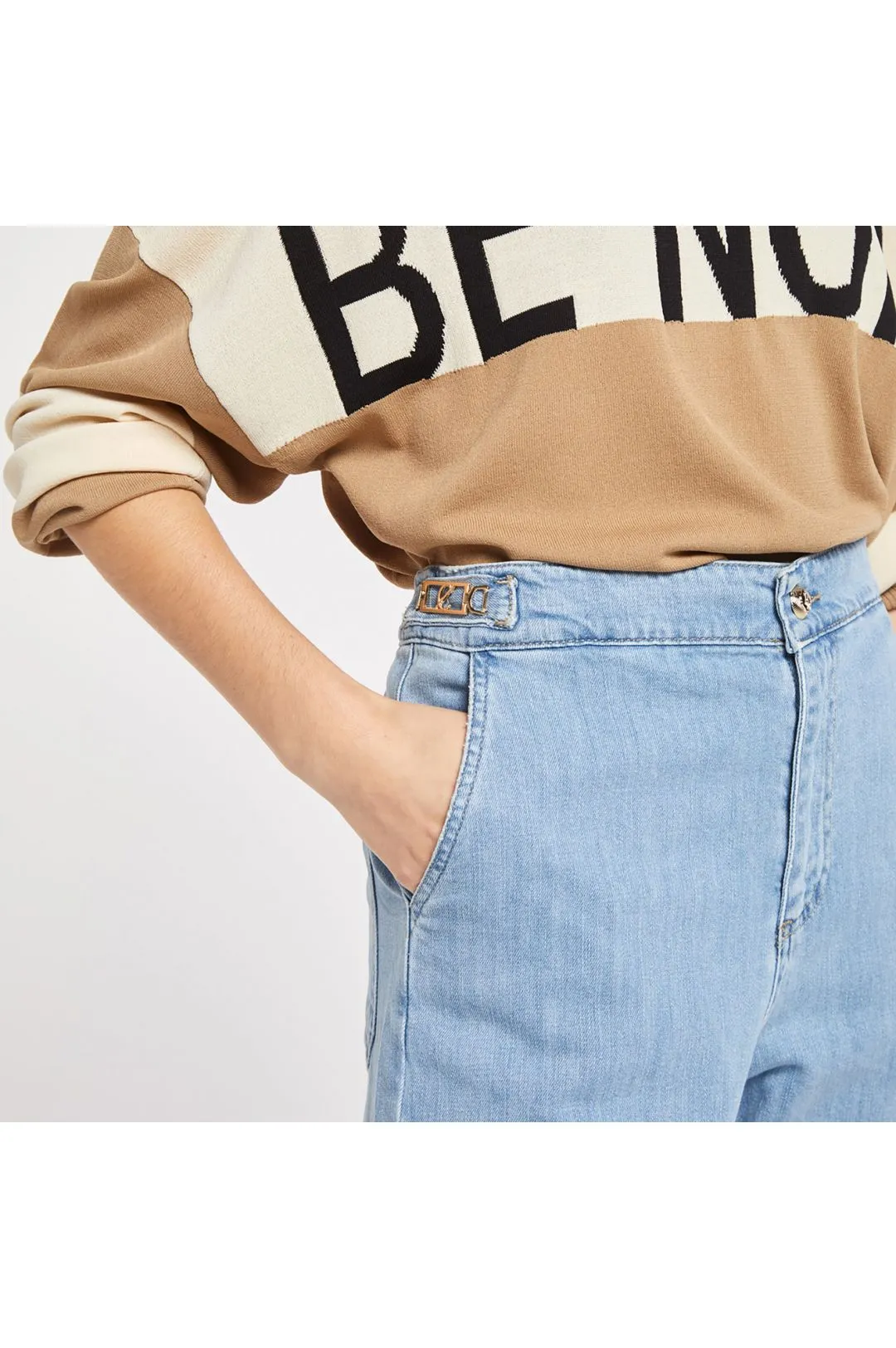 jeans vestibilità cocoon in una tela comfort sky