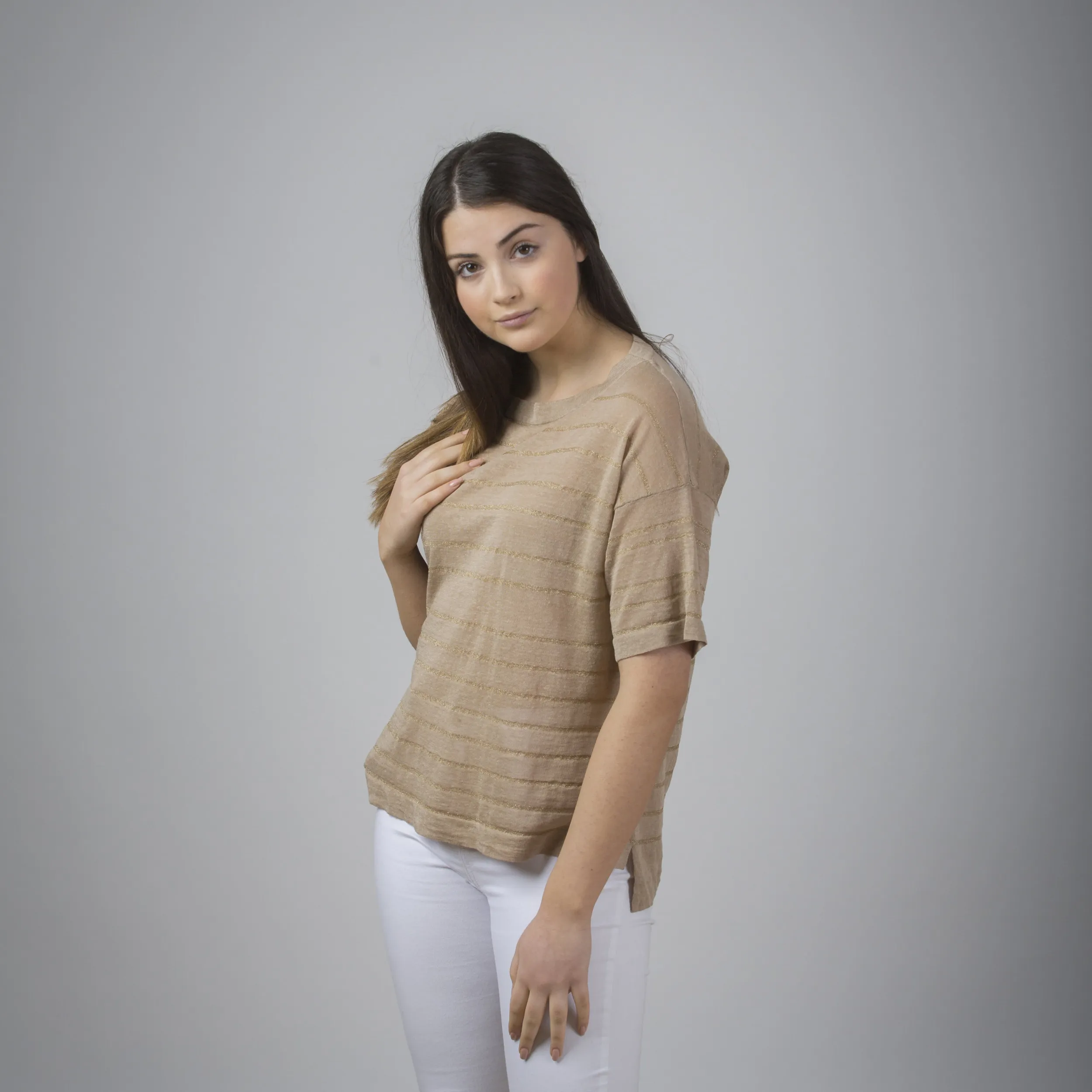 Maglia in lino a manica corta con righe oro