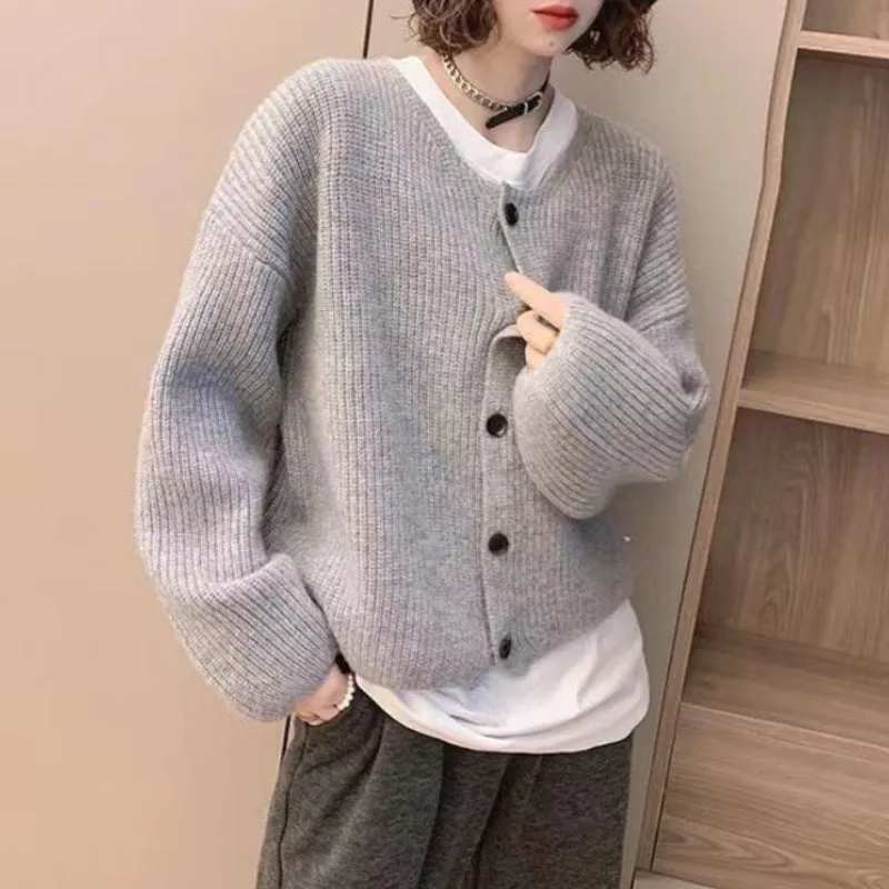 Maglione cardigan monopetto loose fit per donna