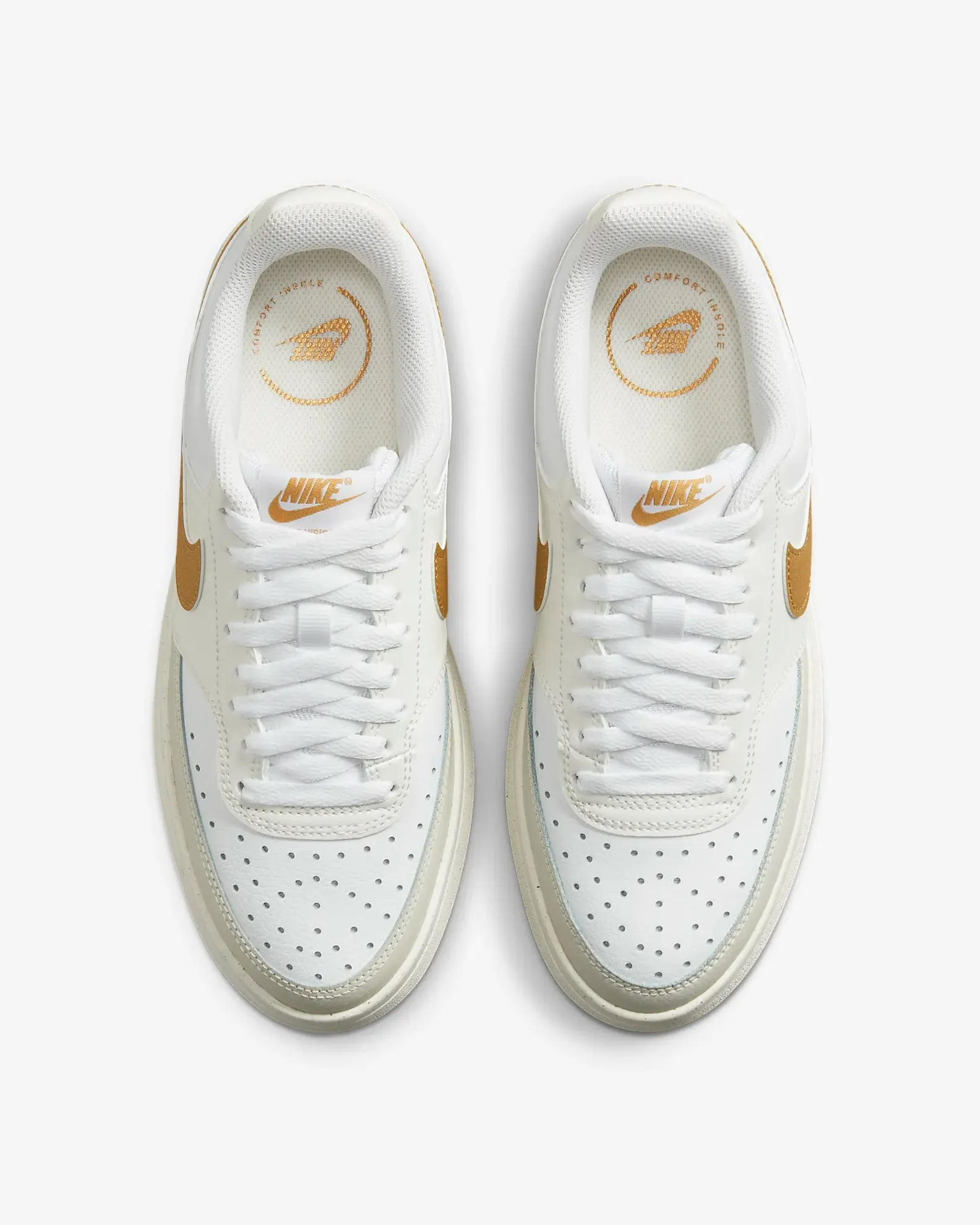 NIKE - Sneaker platform bianca in VERA PELLE da donna con logo oro effetto glitter - COURT VISION ALTA                          