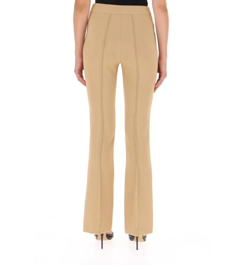 Pantaloni flare
