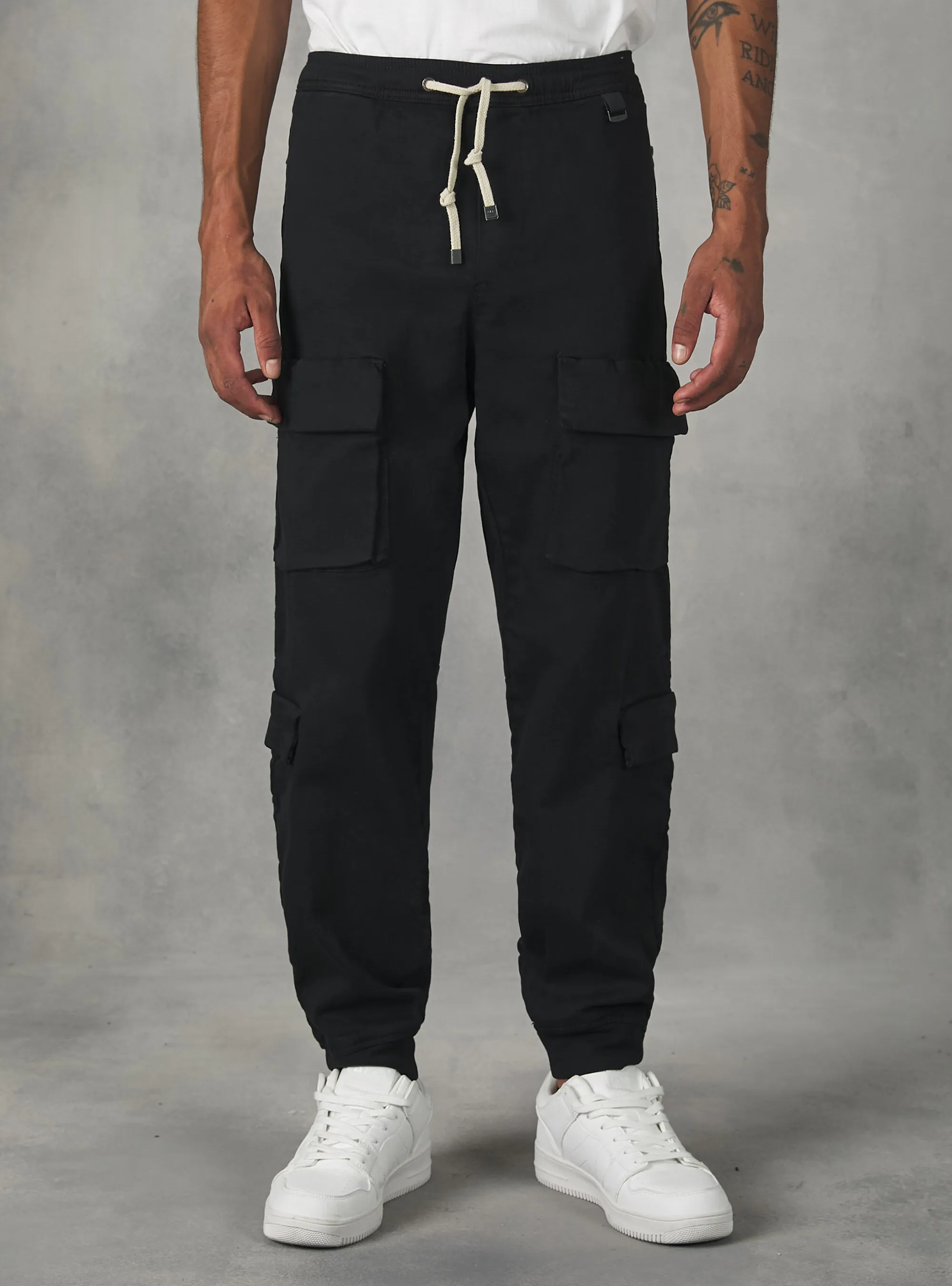 Pantaloni jogger con tasconi