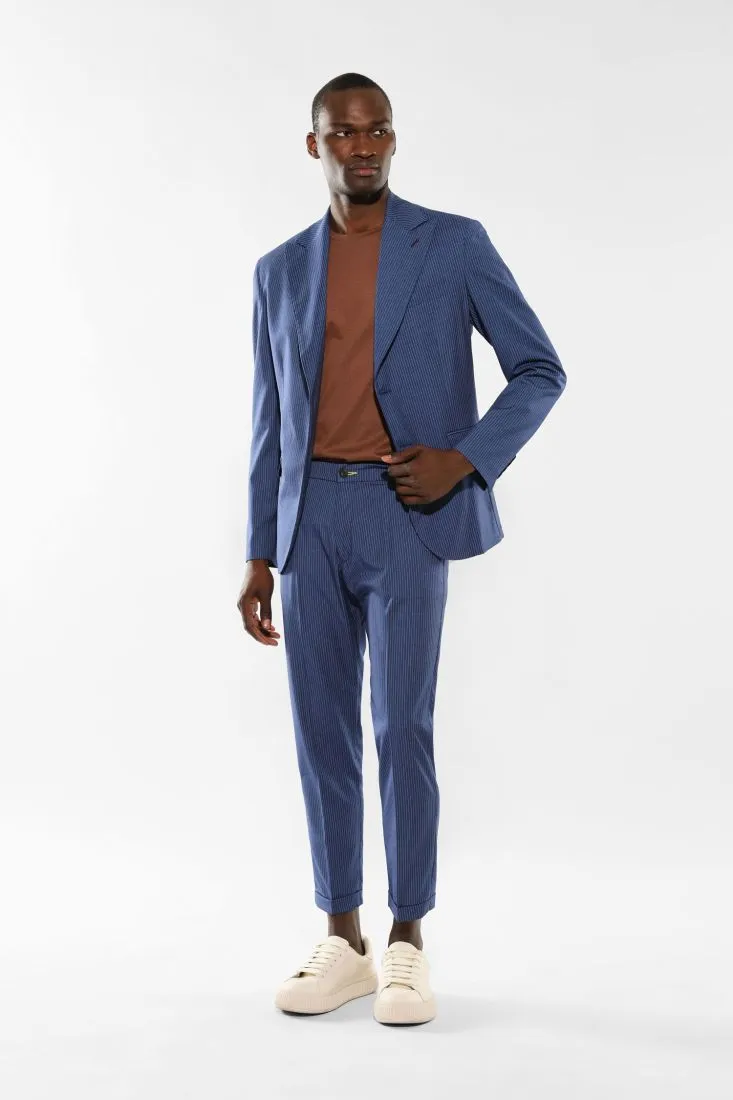 Pantaloni slim-fit fantasia gessata con piega stirata e pinces