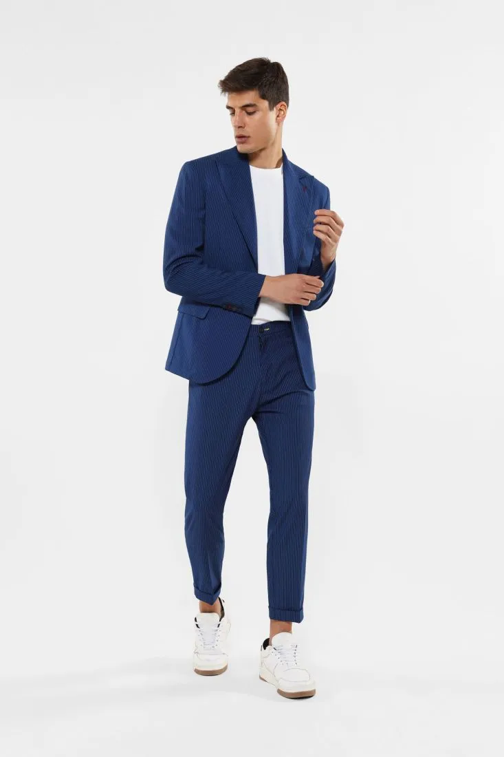 Pantaloni slim-fit fantasia gessata con piega stirata e pinces