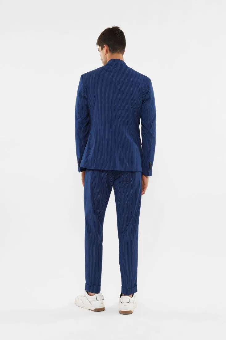 Pantaloni slim-fit fantasia gessata con piega stirata e pinces