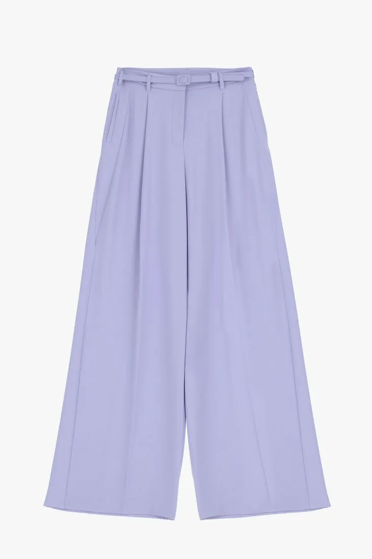 Pantaloni straight con piega stirata e cintura sottile