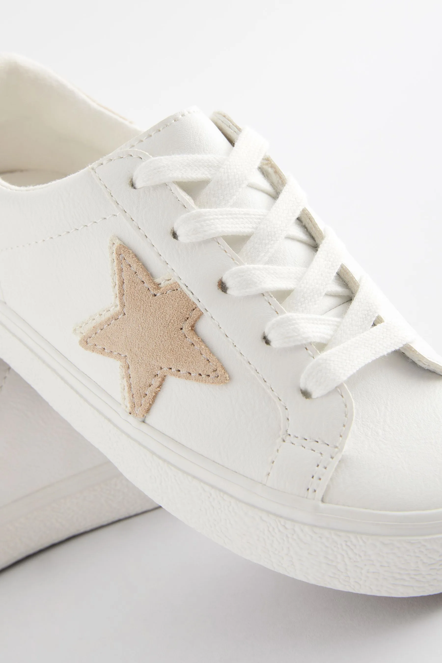 Scarpe da ginnastica stringate con stelle    