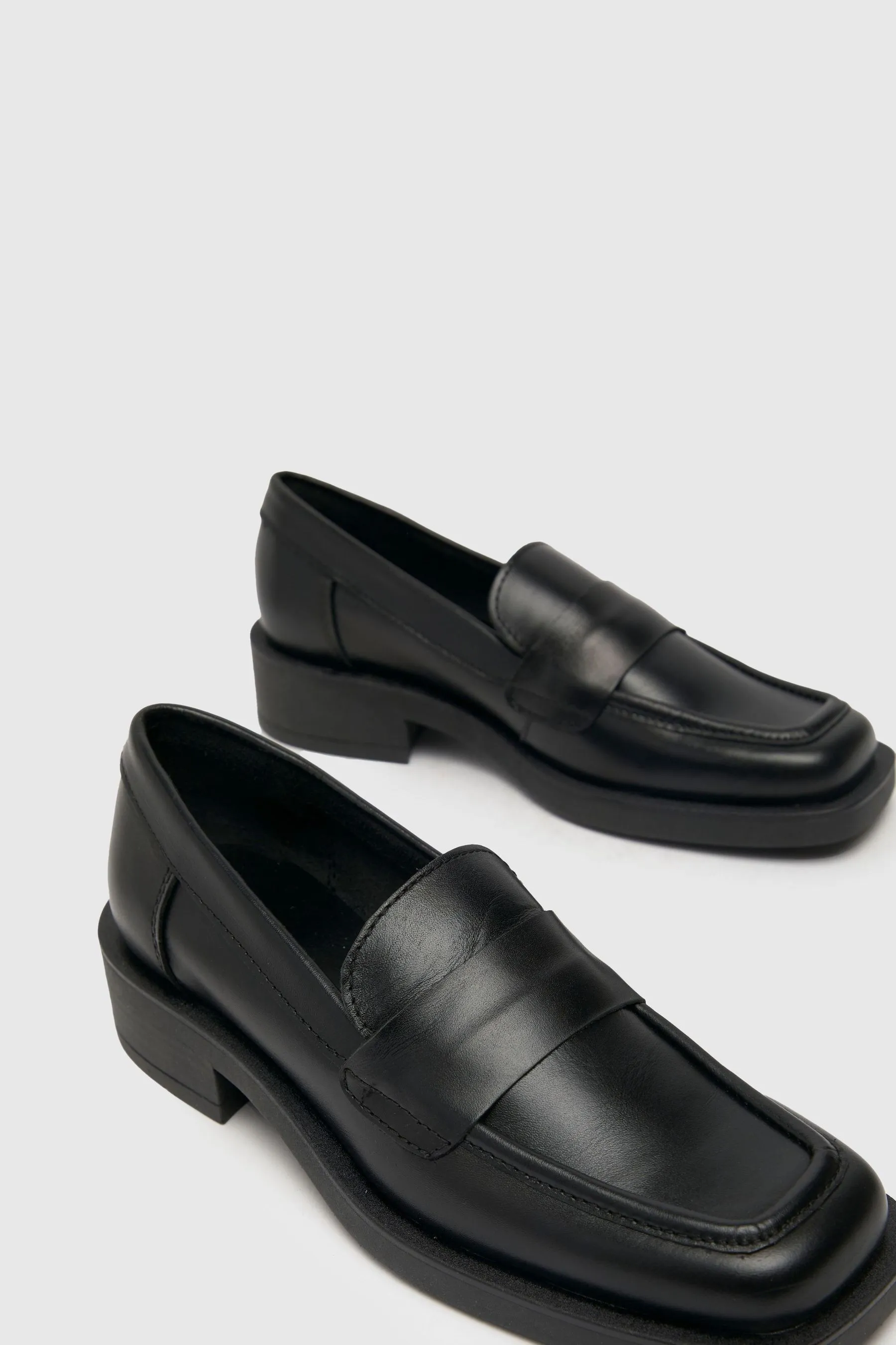 Schuh Lizzo - Mocassini con punta squadrata