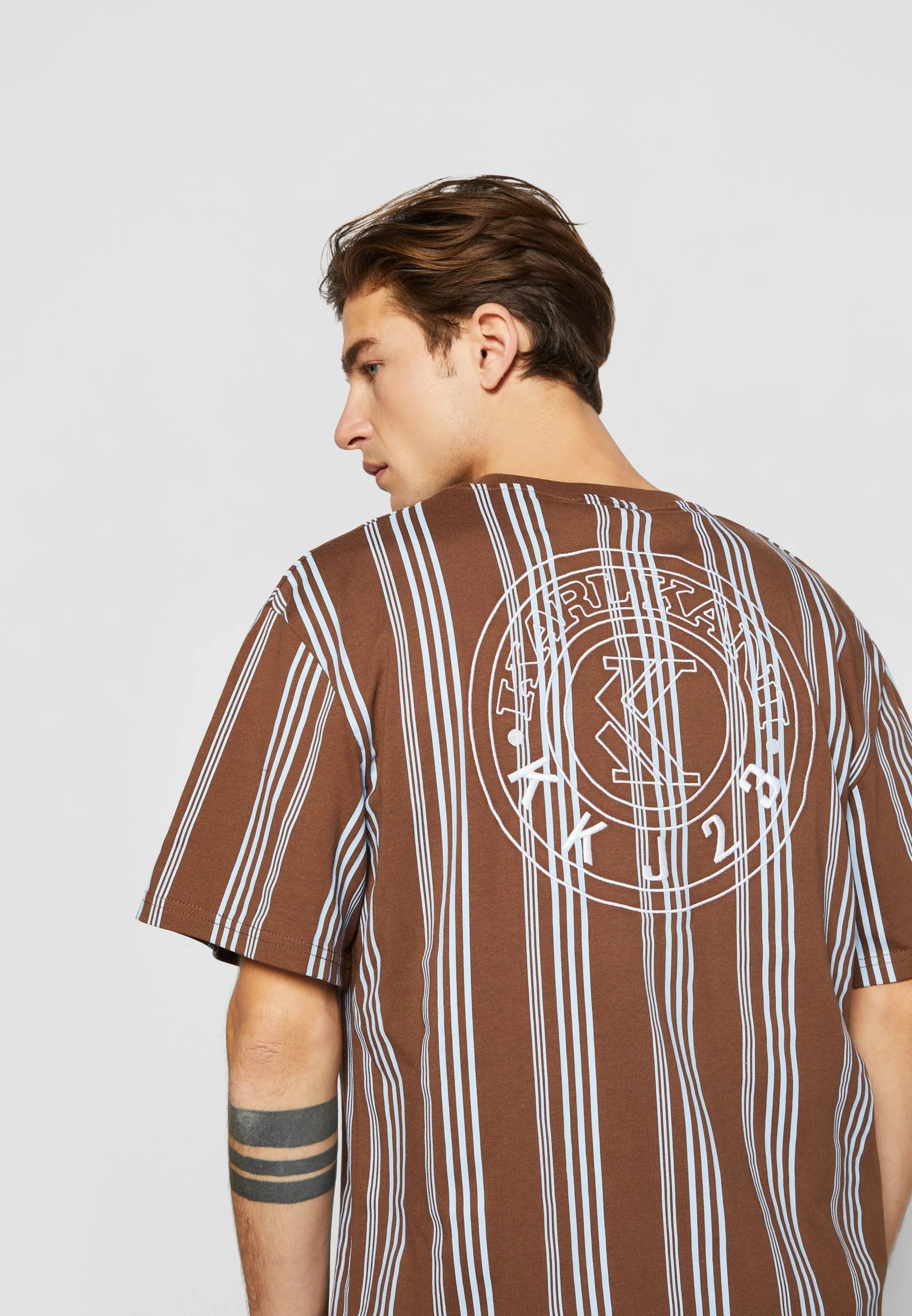 SMALL SIGNATURE STRIPED - T-shirt con stampa