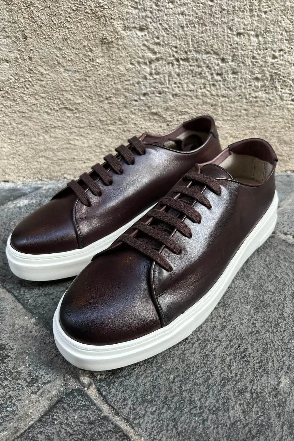 Sneakers George's