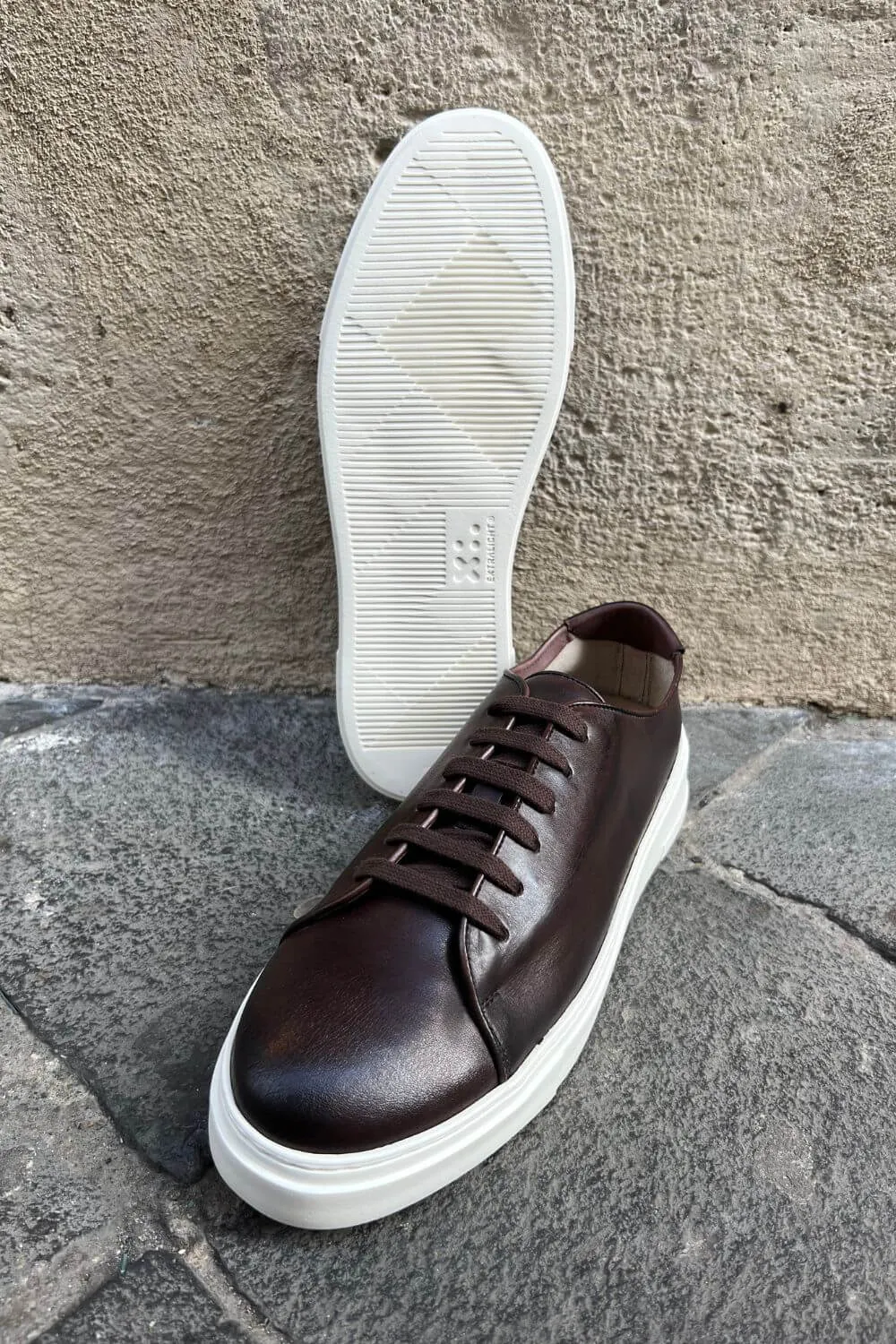 Sneakers George's