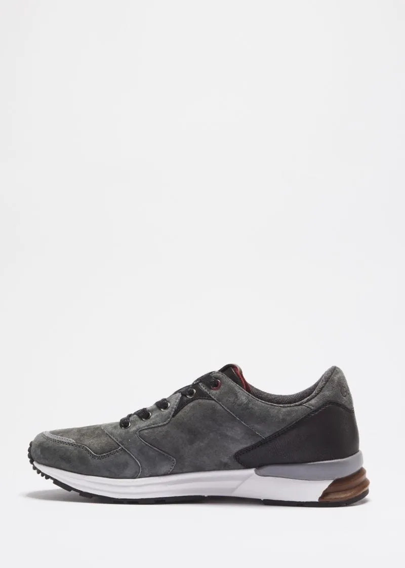 Sneakers in pelle grigia scamosciata