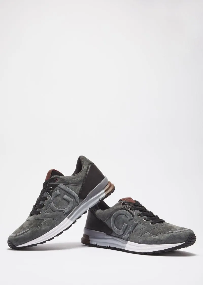 Sneakers in pelle grigia scamosciata