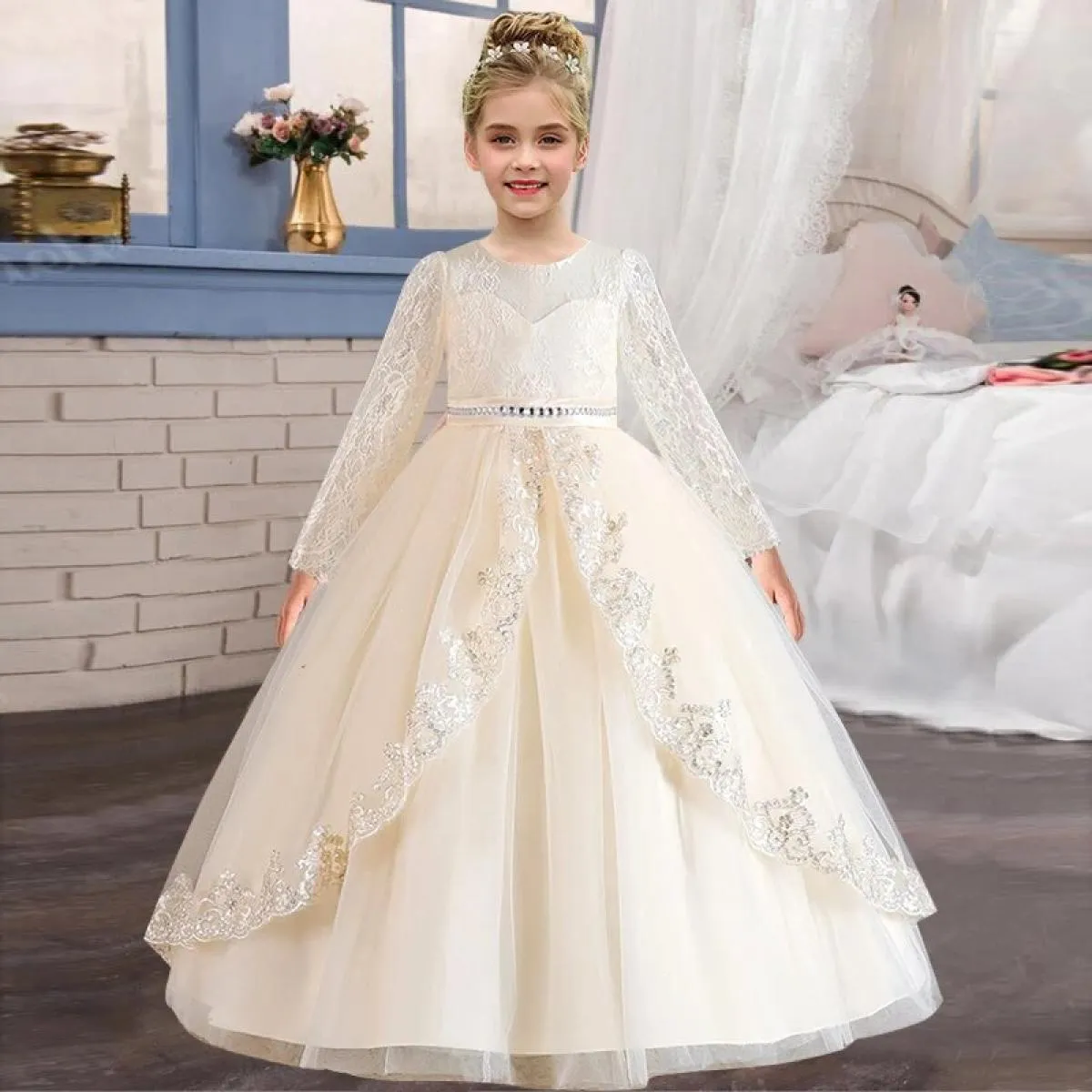 Splendido nuovo abito da sposa lungo Natale per ragazza spettacolo Abito da principessa maglia manica lunga autunno abbigliament