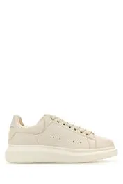 White leather sneakers with white leather heel    
