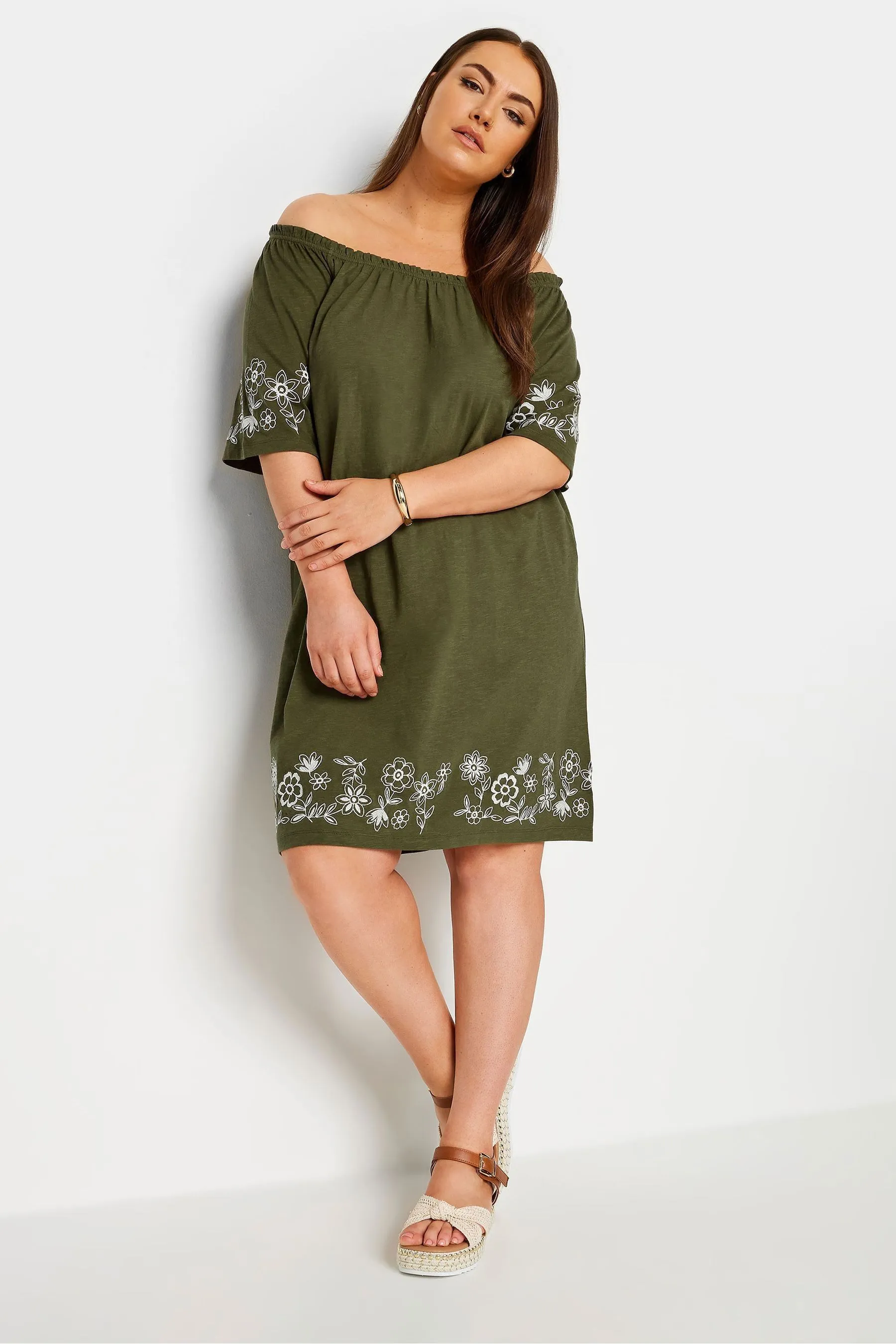 Yours Curve - Abito ricamato con scollo alla Bardot